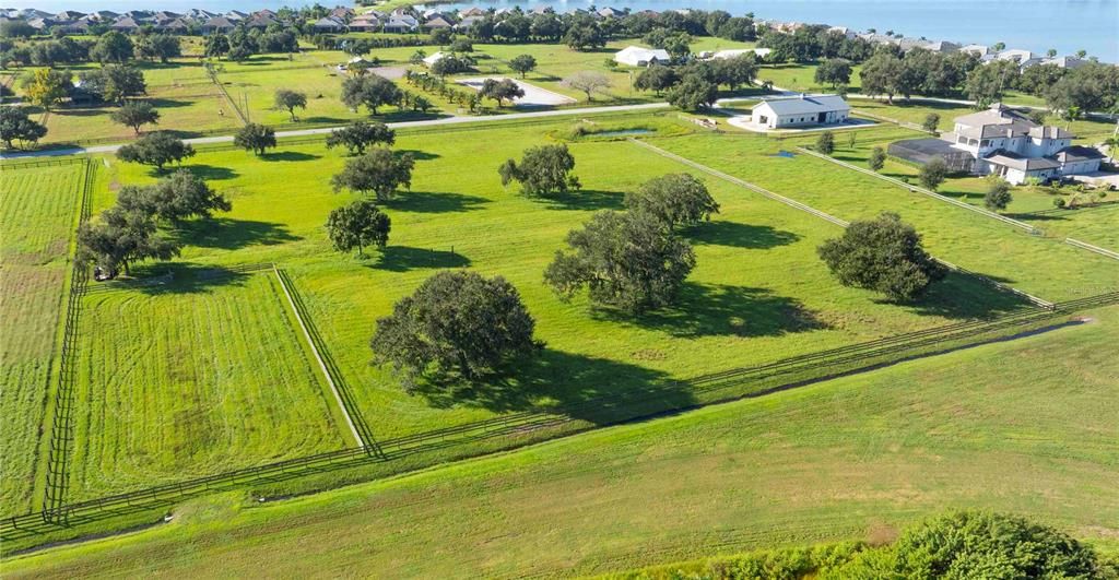 En Venta: $1,600,000 (5.22 acres)