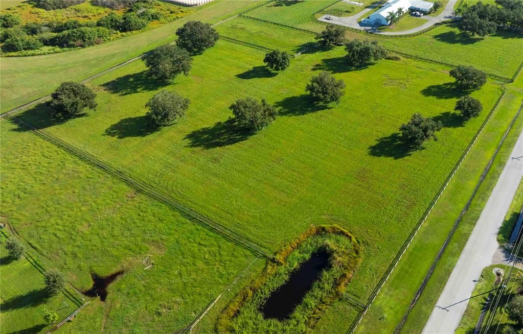 En Venta: $1,600,000 (5.22 acres)