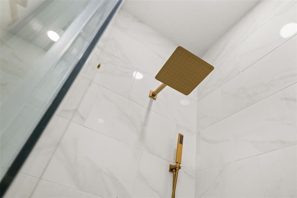 На продажу: $299,990 (3 спален, 2 ванн, 1604 Квадратных фут)