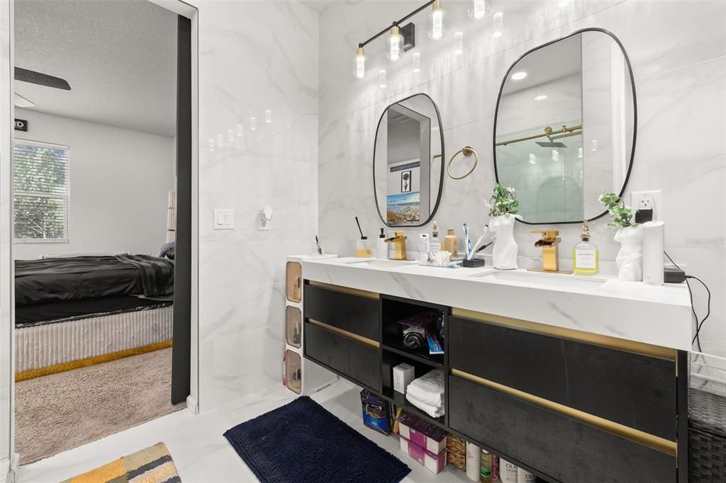 На продажу: $299,990 (3 спален, 2 ванн, 1604 Квадратных фут)