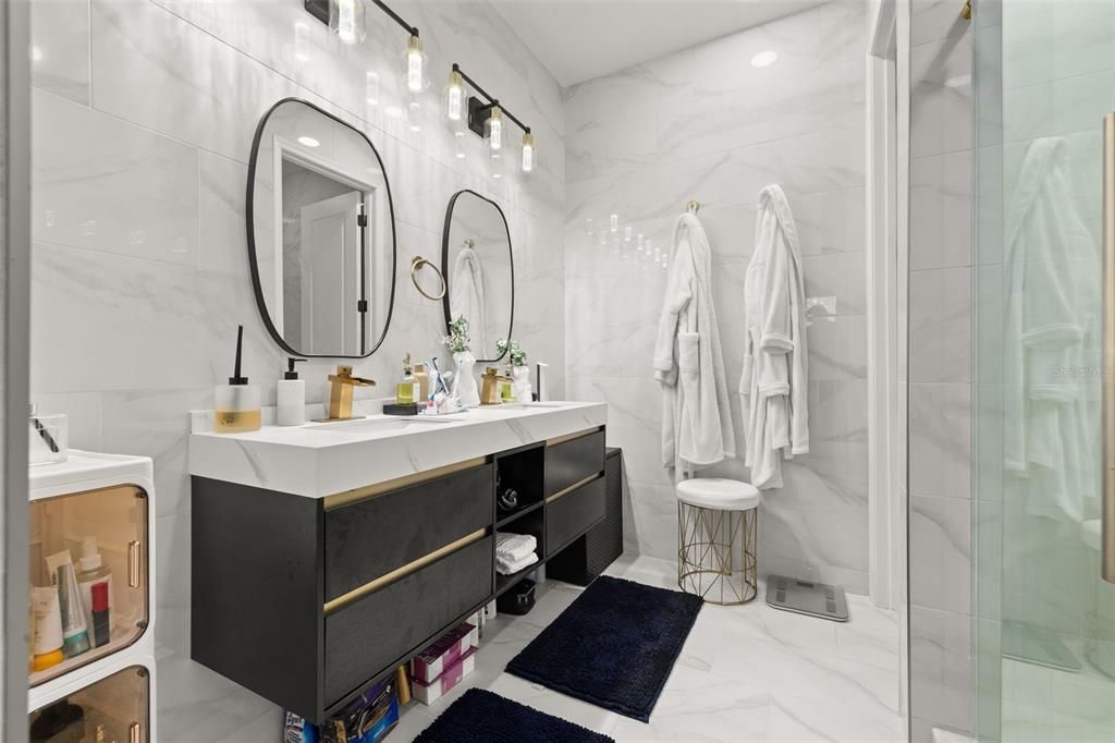 На продажу: $299,990 (3 спален, 2 ванн, 1604 Квадратных фут)
