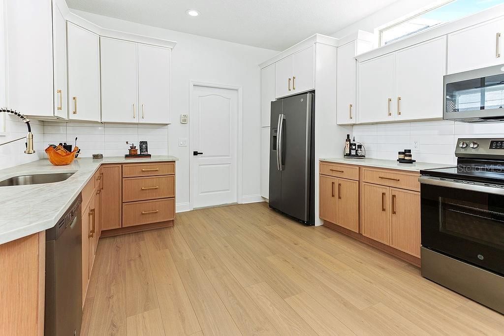 En Venta: $519,500 (3 camas, 2 baños, 1579 Pies cuadrados)