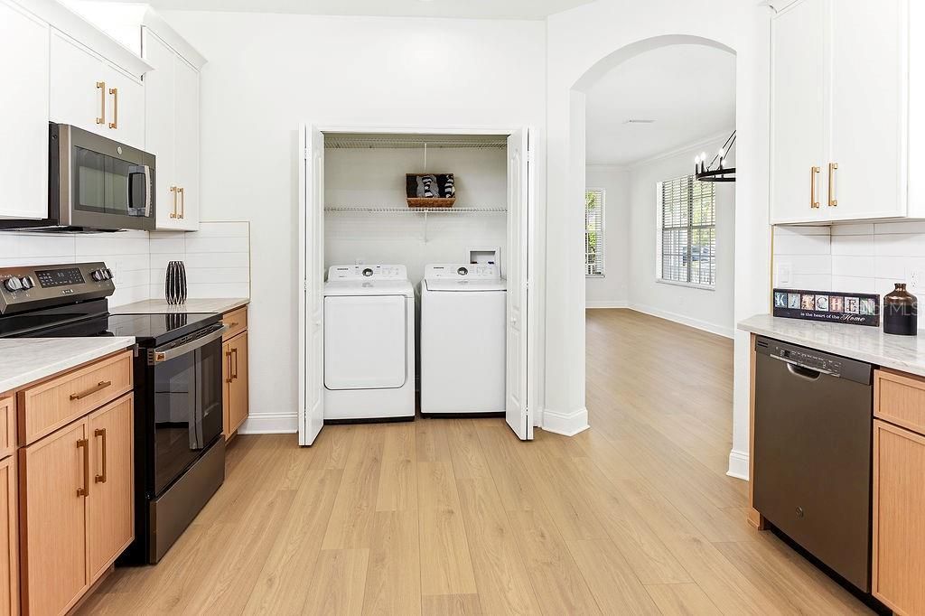 En Venta: $519,500 (3 camas, 2 baños, 1579 Pies cuadrados)