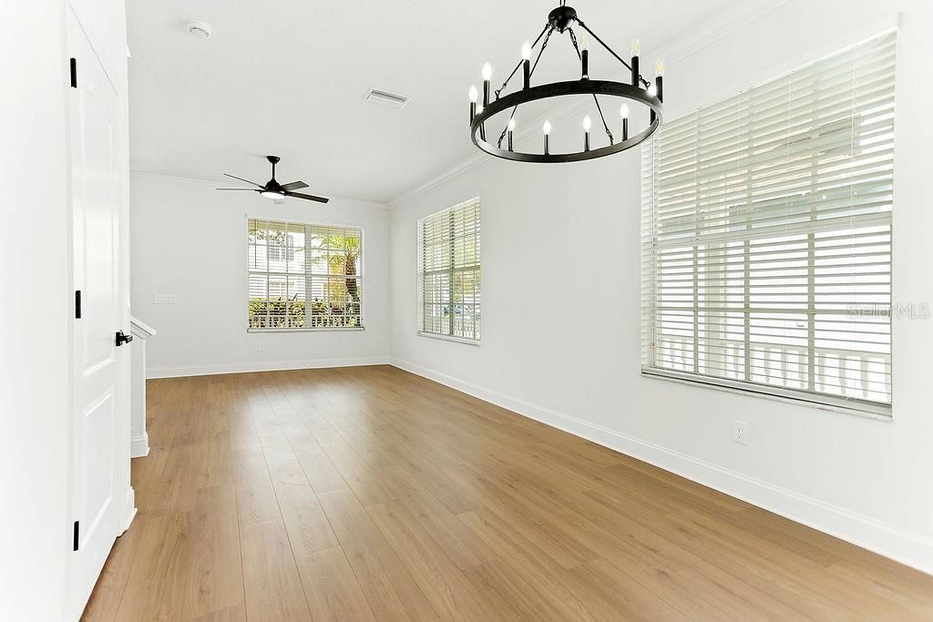 En Venta: $519,500 (3 camas, 2 baños, 1579 Pies cuadrados)