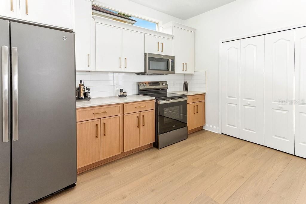 En Venta: $519,500 (3 camas, 2 baños, 1579 Pies cuadrados)