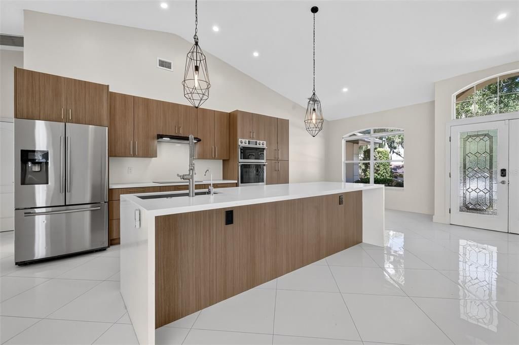 For Sale: $500,000 (3 beds, 2 baths, 1914 Square Feet)