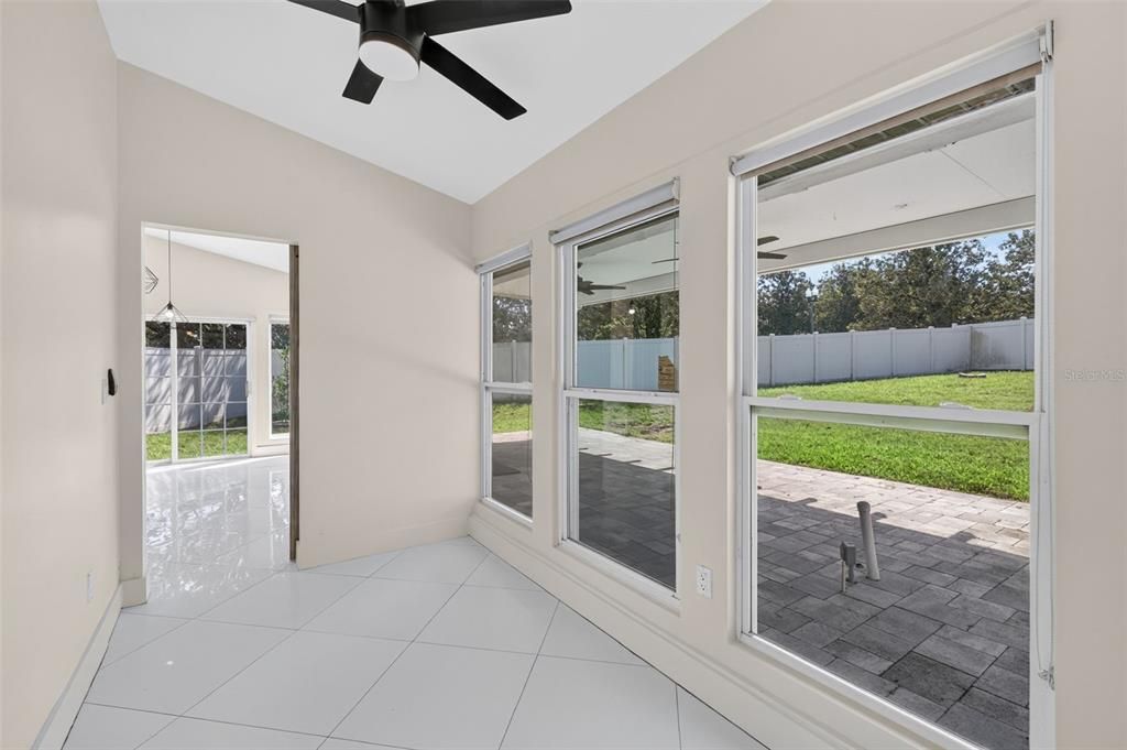 For Sale: $500,000 (3 beds, 2 baths, 1914 Square Feet)