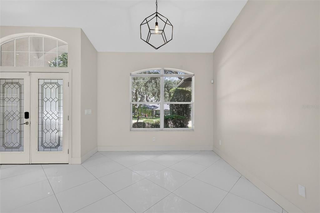 For Sale: $500,000 (3 beds, 2 baths, 1914 Square Feet)