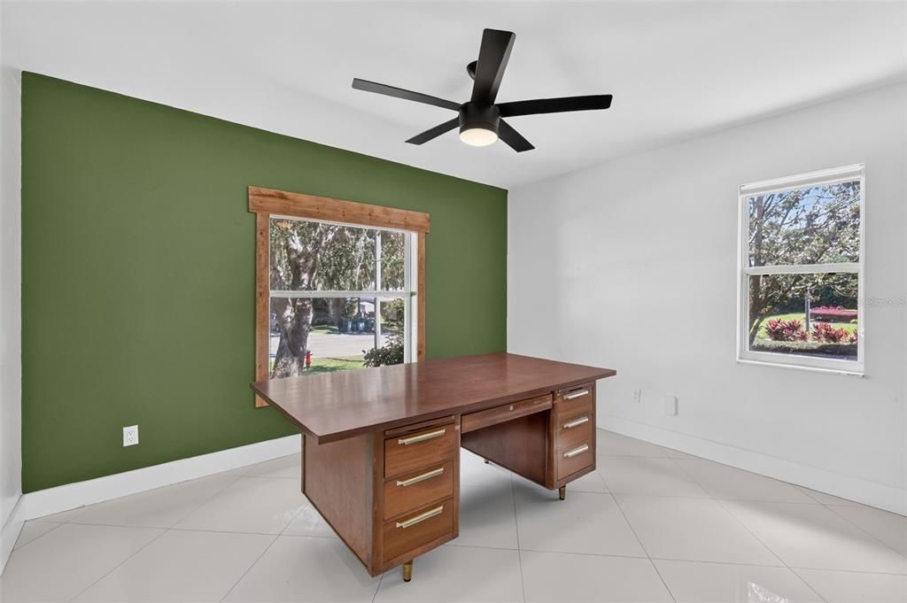 For Sale: $500,000 (3 beds, 2 baths, 1914 Square Feet)