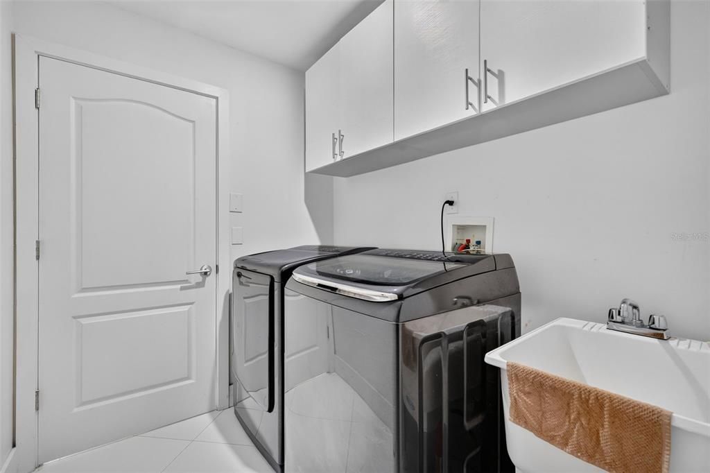 For Sale: $500,000 (3 beds, 2 baths, 1914 Square Feet)