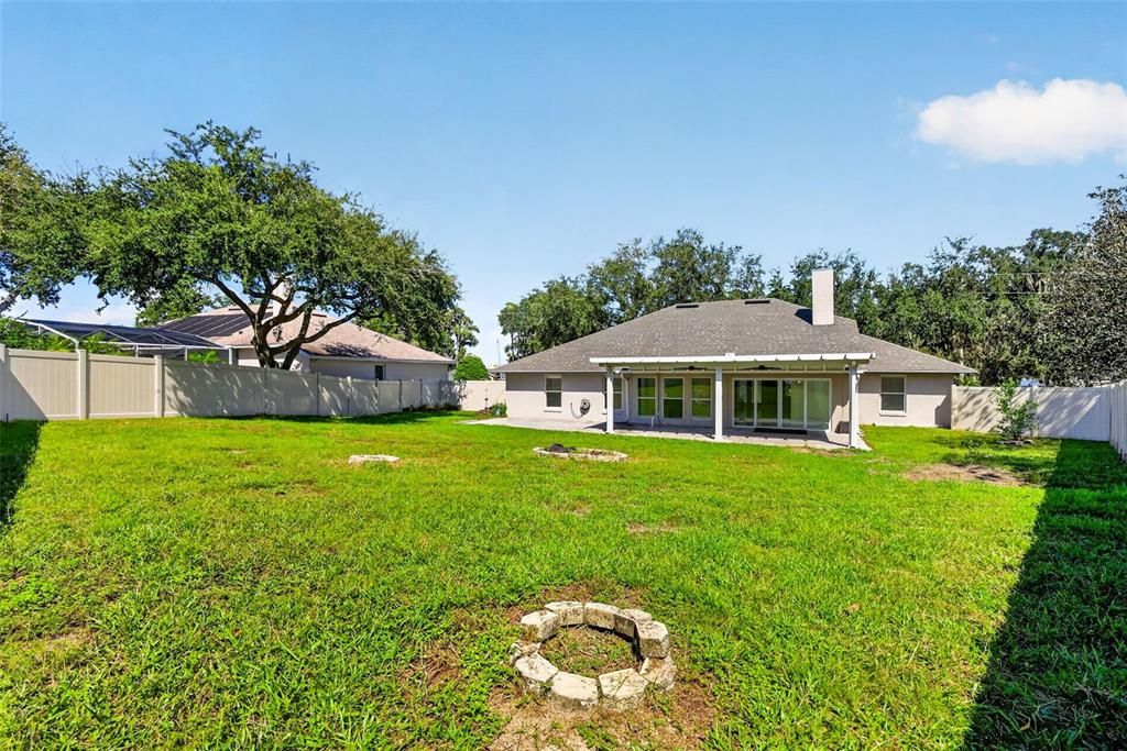 For Sale: $500,000 (3 beds, 2 baths, 1914 Square Feet)