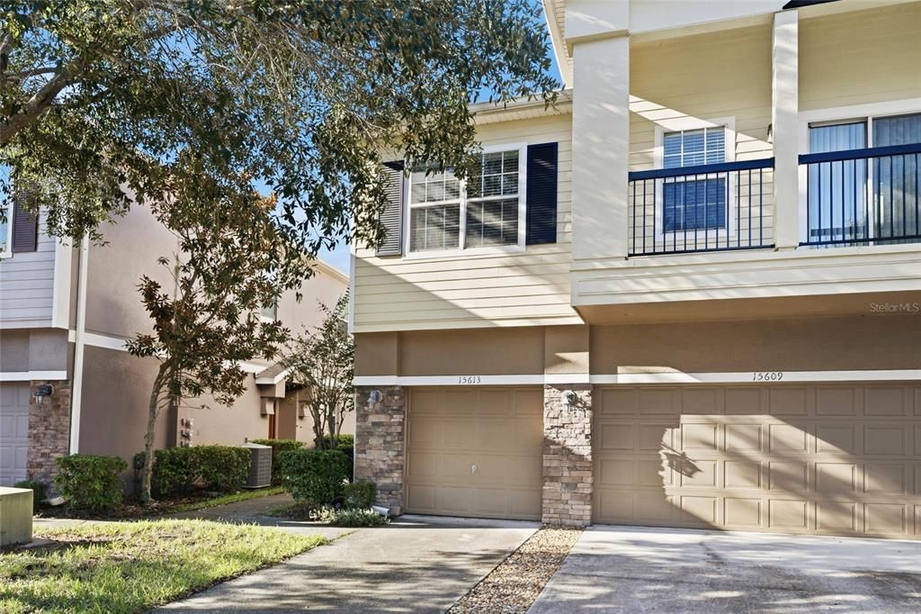 En Venta: $299,900 (2 camas, 2 baños, 1216 Pies cuadrados)
