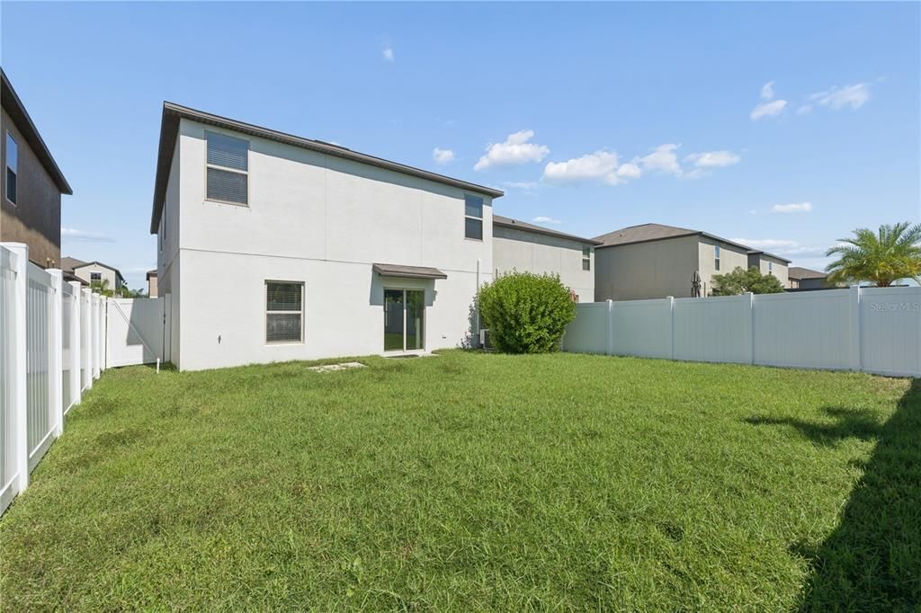 На продажу: $409,900 (6 спален, 3 ванн, 2614 Квадратных фут)