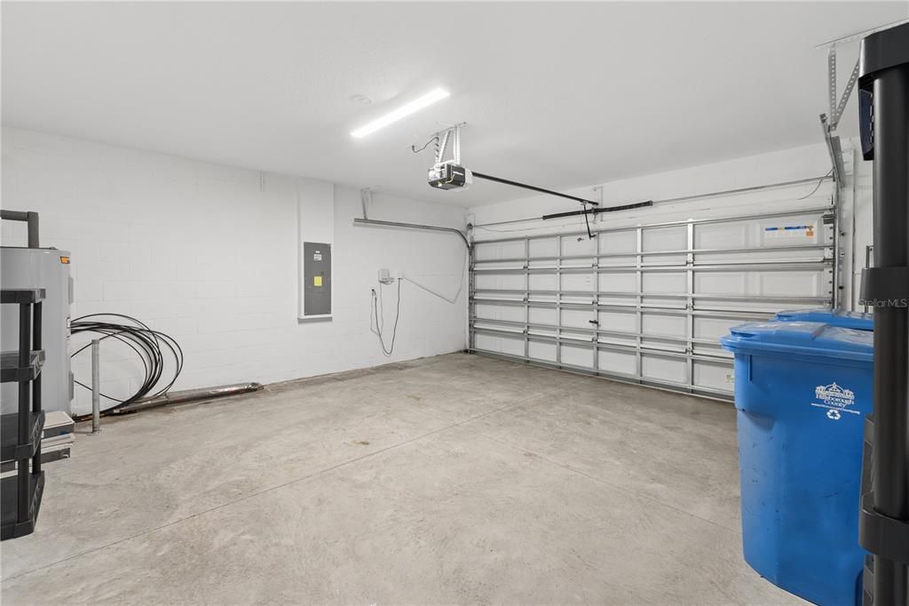 На продажу: $409,900 (6 спален, 3 ванн, 2614 Квадратных фут)