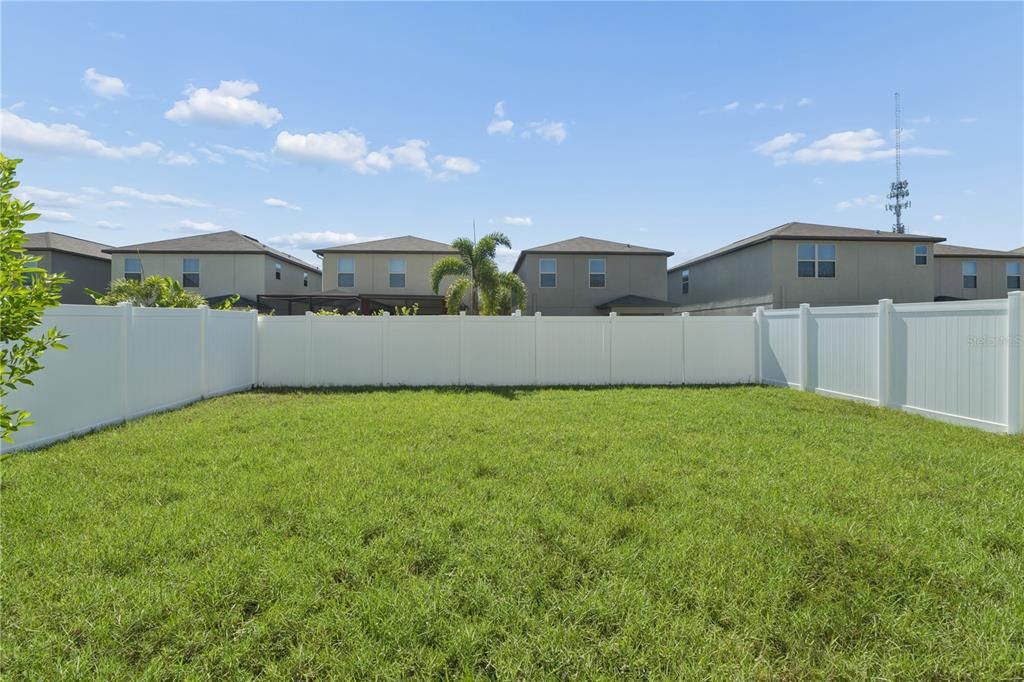For Sale: $409,900 (6 beds, 3 baths, 2614 Square Feet)
