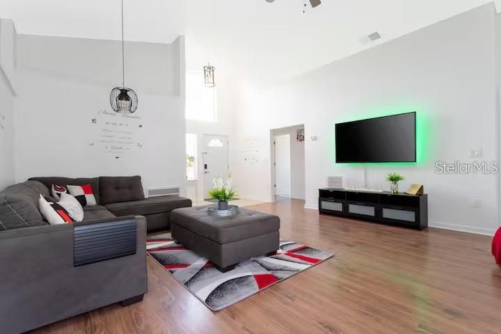 В аренду: $2,550 (3 спален, 2 ванн, 1344 Квадратных фут)