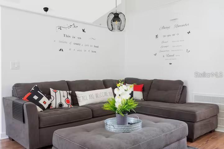 В аренду: $2,550 (3 спален, 2 ванн, 1344 Квадратных фут)