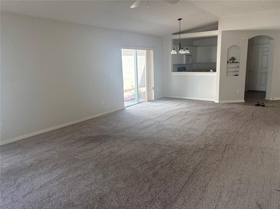 For Sale: $275,000 (2 beds, 2 baths, 1200 Square Feet)