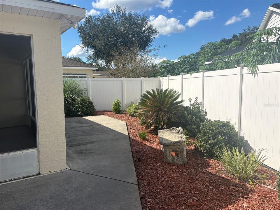 For Sale: $275,000 (2 beds, 2 baths, 1200 Square Feet)