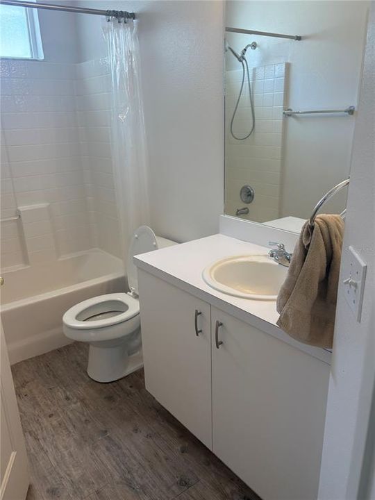 For Sale: $275,000 (2 beds, 2 baths, 1200 Square Feet)
