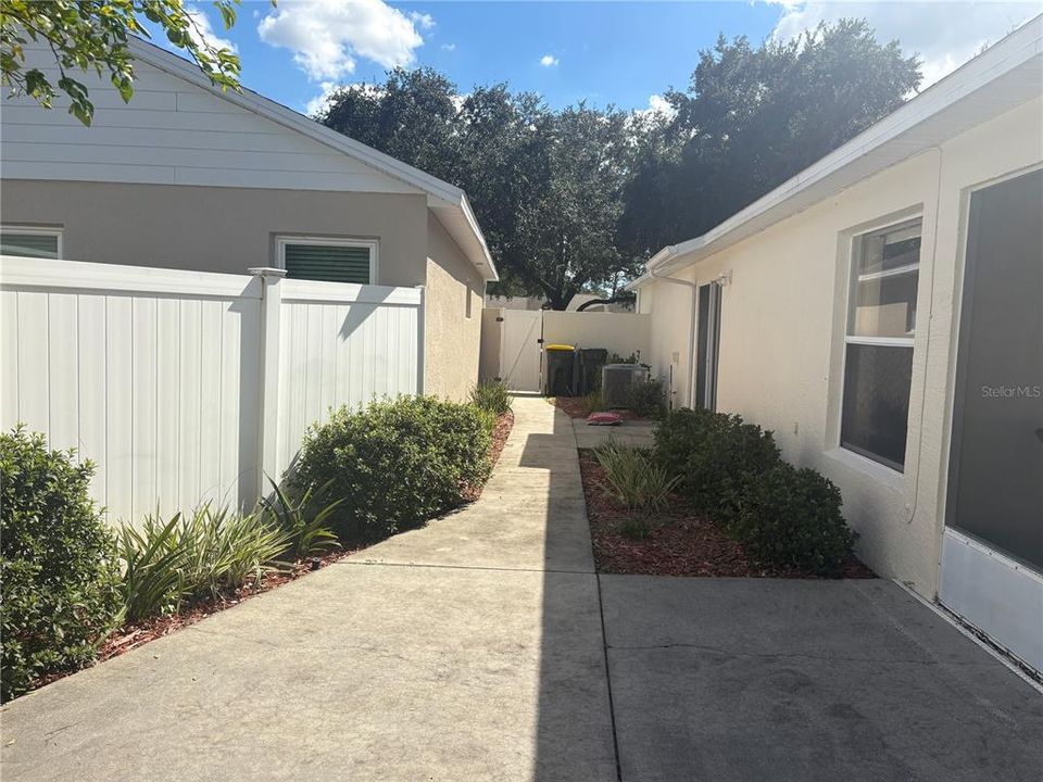 For Sale: $275,000 (2 beds, 2 baths, 1200 Square Feet)