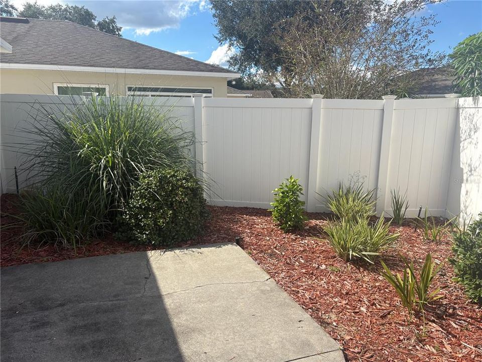 For Sale: $275,000 (2 beds, 2 baths, 1200 Square Feet)