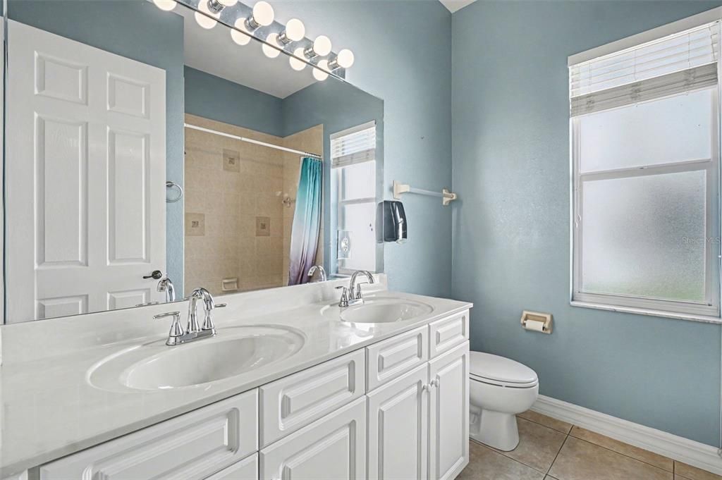 For Sale: $1,150,000 (3 beds, 3 baths, 2551 Square Feet)