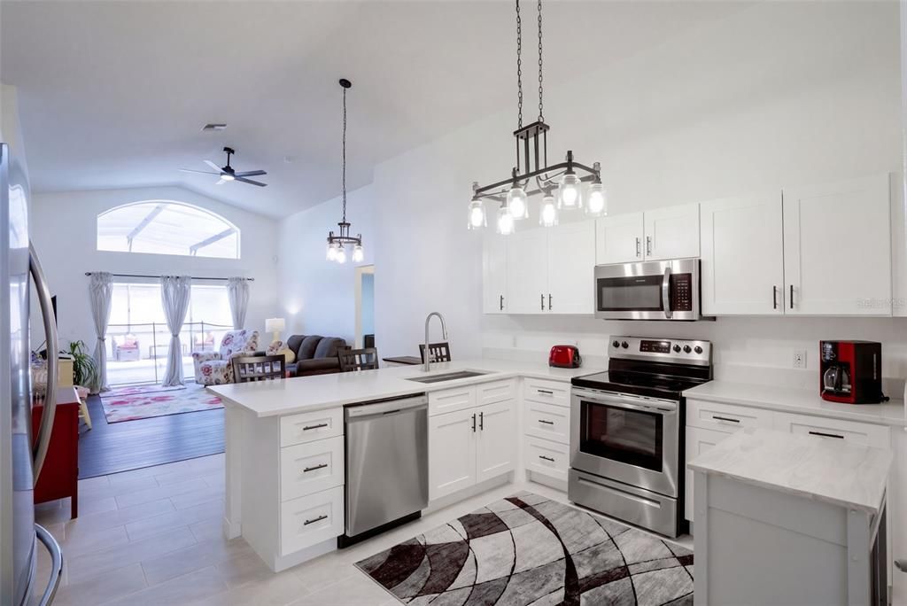 На продажу: $429,900 (4 спален, 2 ванн, 1960 Квадратных фут)