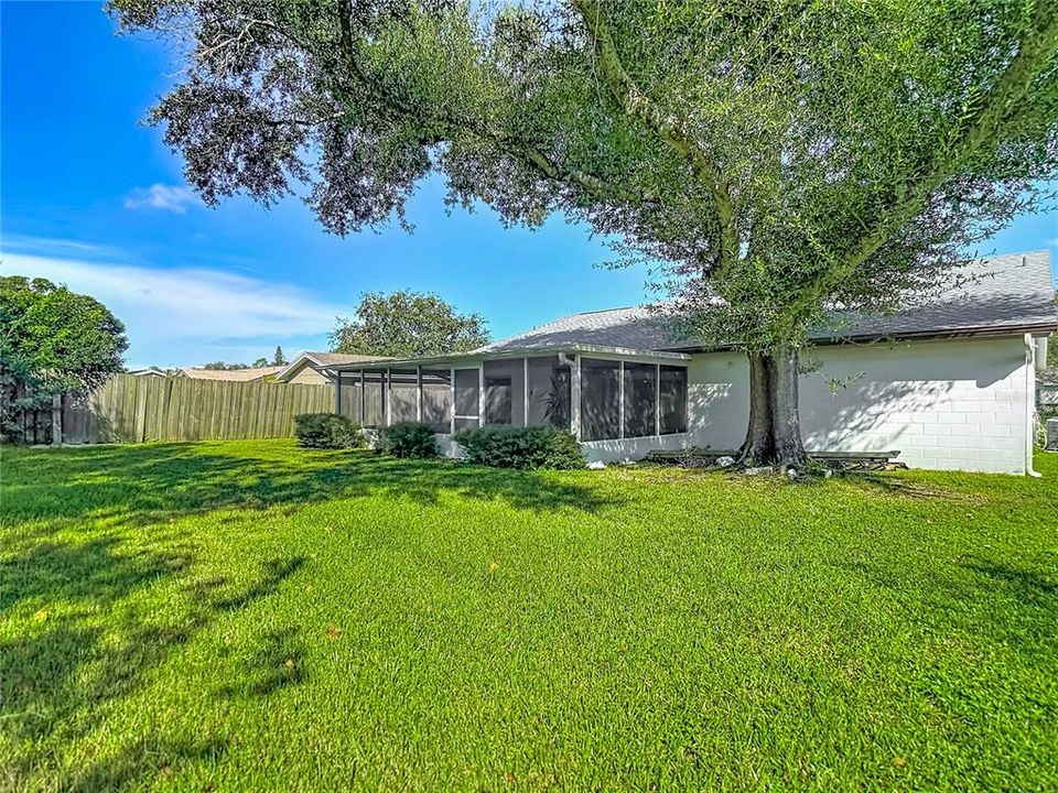 For Sale: $280,000 (3 beds, 2 baths, 1571 Square Feet)
