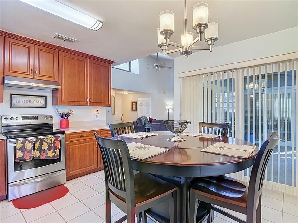 For Sale: $280,000 (3 beds, 2 baths, 1571 Square Feet)