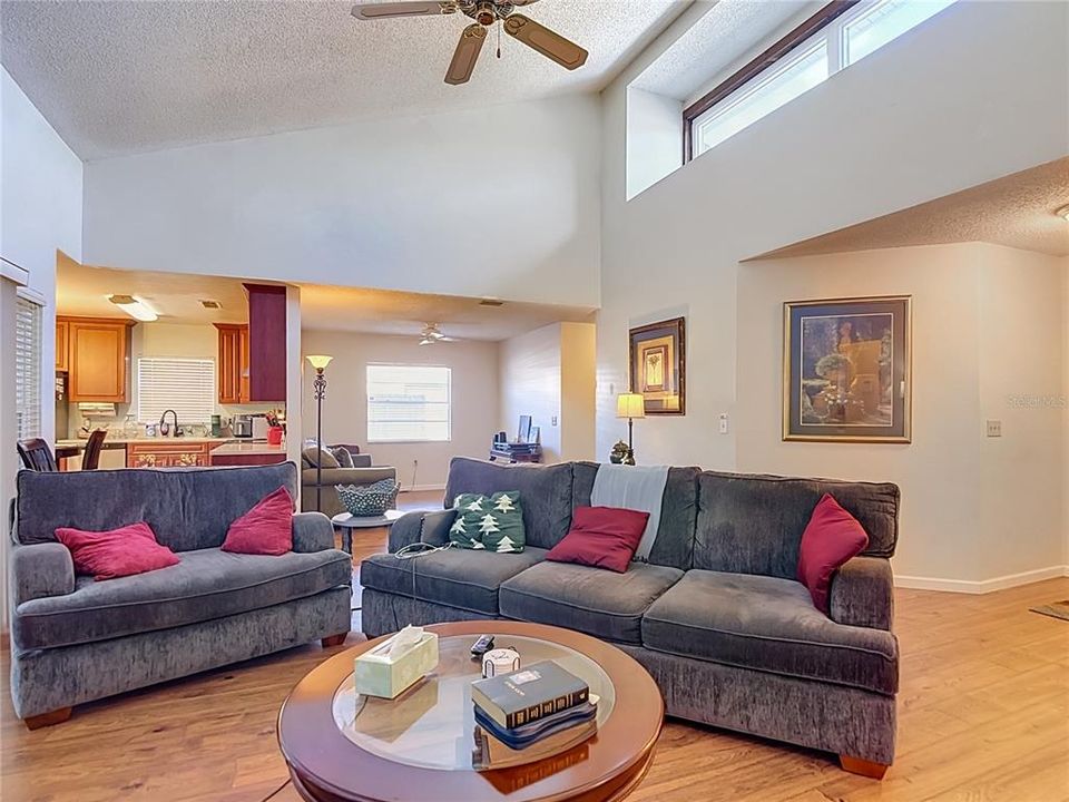 For Sale: $280,000 (3 beds, 2 baths, 1571 Square Feet)