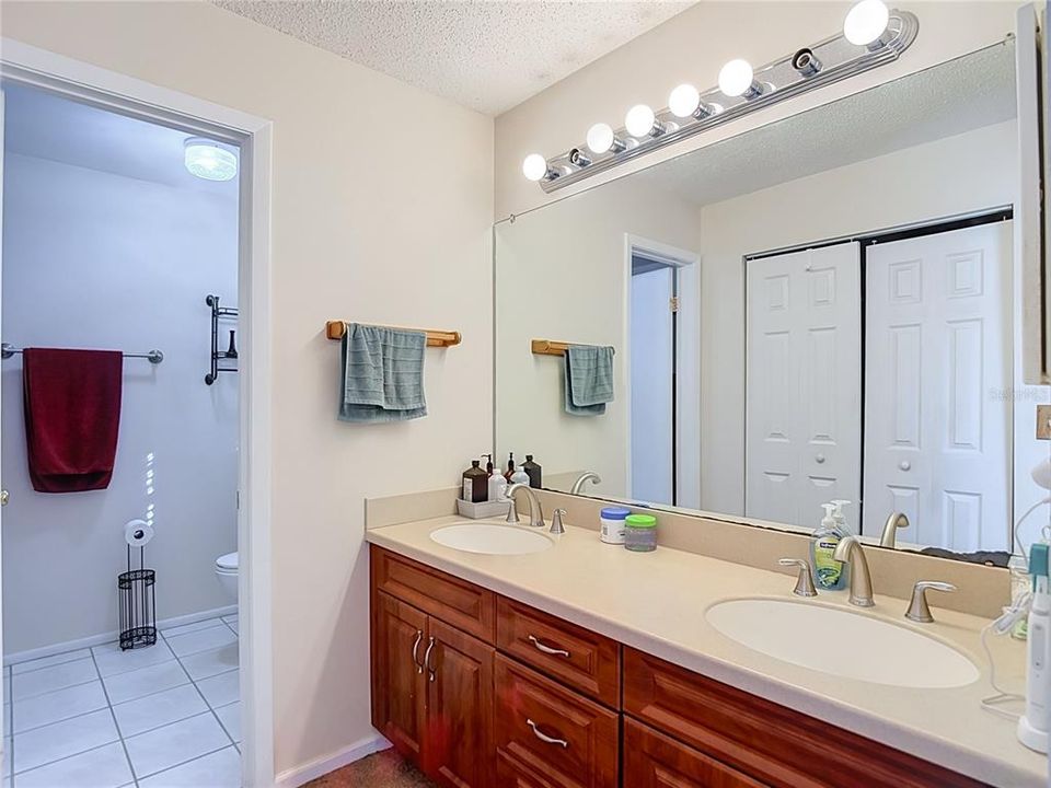 For Sale: $280,000 (3 beds, 2 baths, 1571 Square Feet)