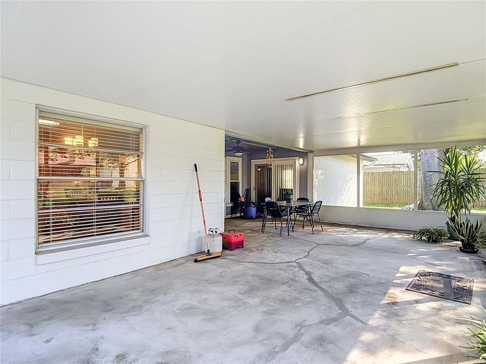For Sale: $280,000 (3 beds, 2 baths, 1571 Square Feet)