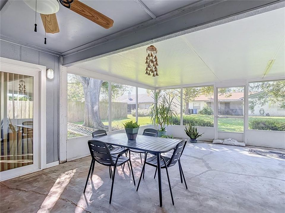 For Sale: $280,000 (3 beds, 2 baths, 1571 Square Feet)
