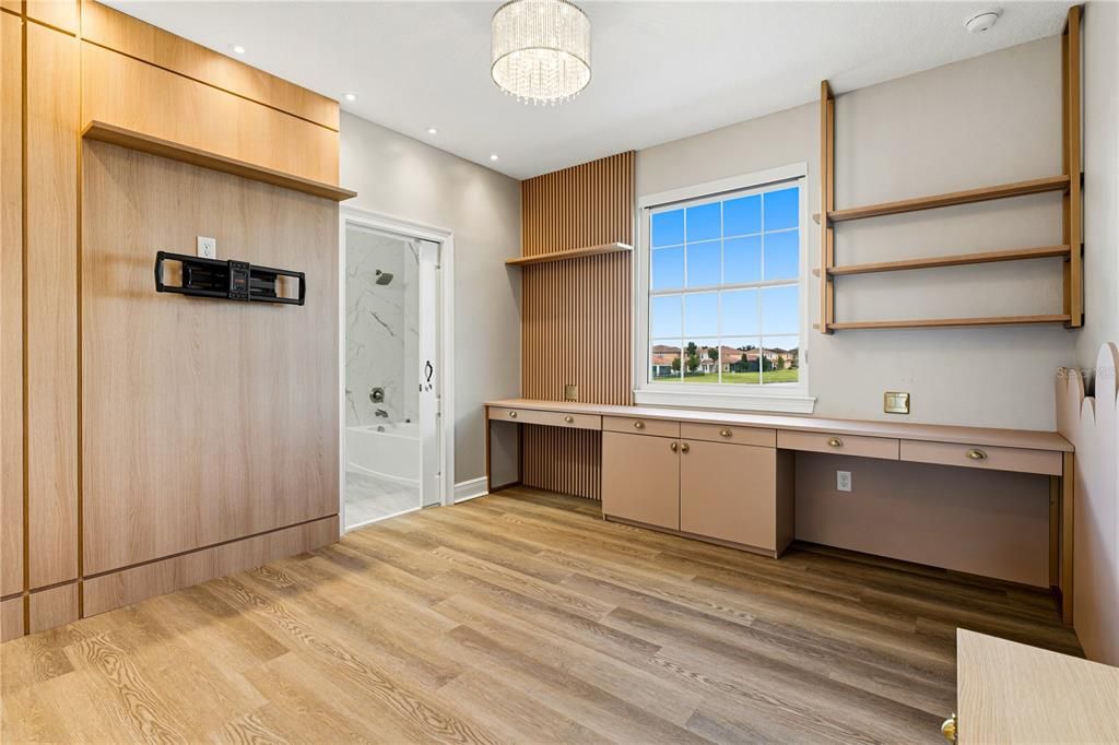 For Sale: $1,199,000 (5 beds, 5 baths, 2899 Square Feet)