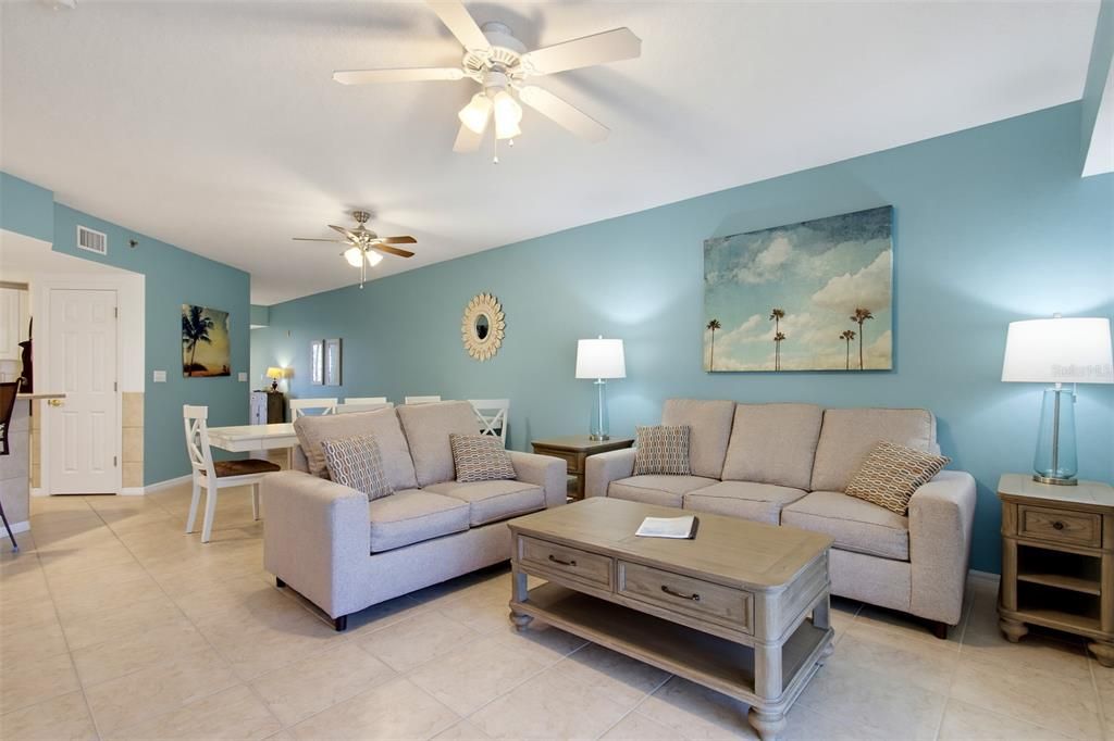 For Sale: $400,000 (2 beds, 2 baths, 1389 Square Feet)