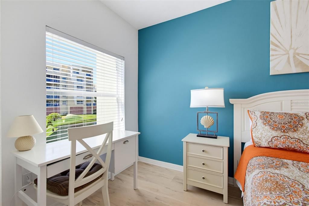 For Sale: $400,000 (2 beds, 2 baths, 1389 Square Feet)