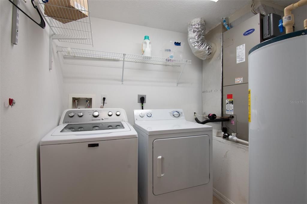 For Sale: $400,000 (2 beds, 2 baths, 1389 Square Feet)