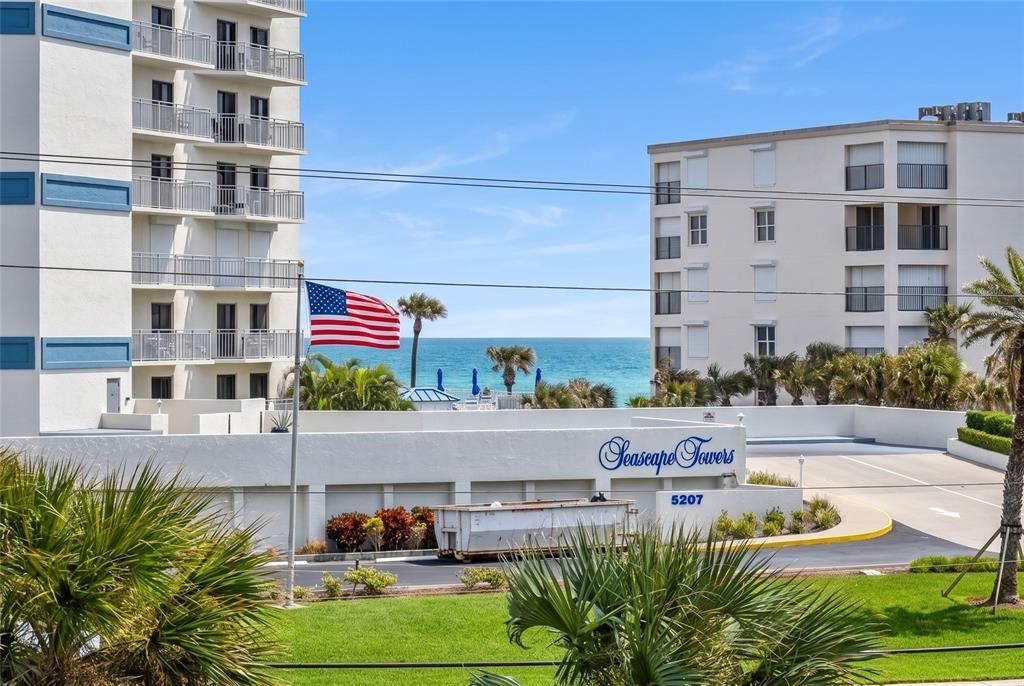For Sale: $400,000 (2 beds, 2 baths, 1389 Square Feet)