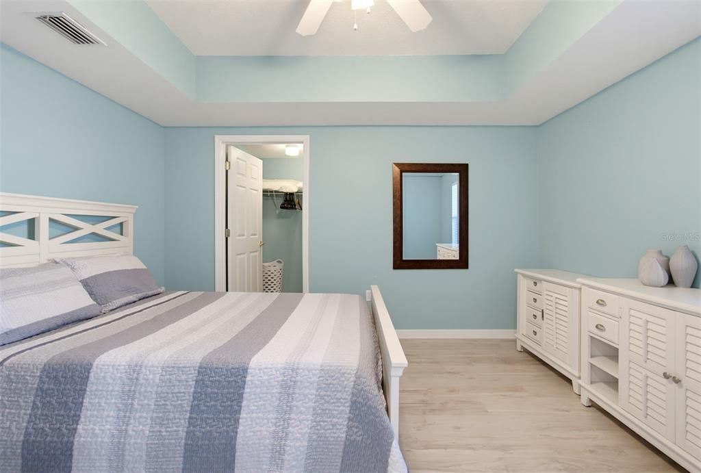 For Sale: $400,000 (2 beds, 2 baths, 1389 Square Feet)