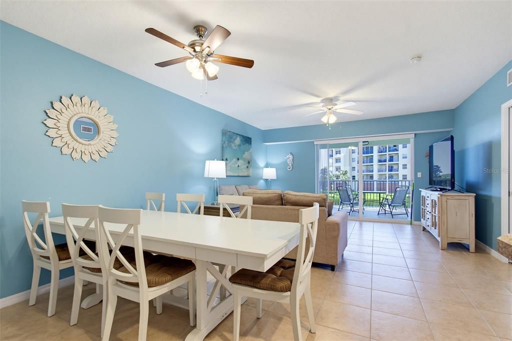 For Sale: $400,000 (2 beds, 2 baths, 1389 Square Feet)