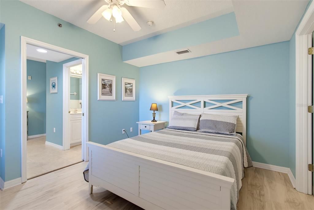 For Sale: $400,000 (2 beds, 2 baths, 1389 Square Feet)
