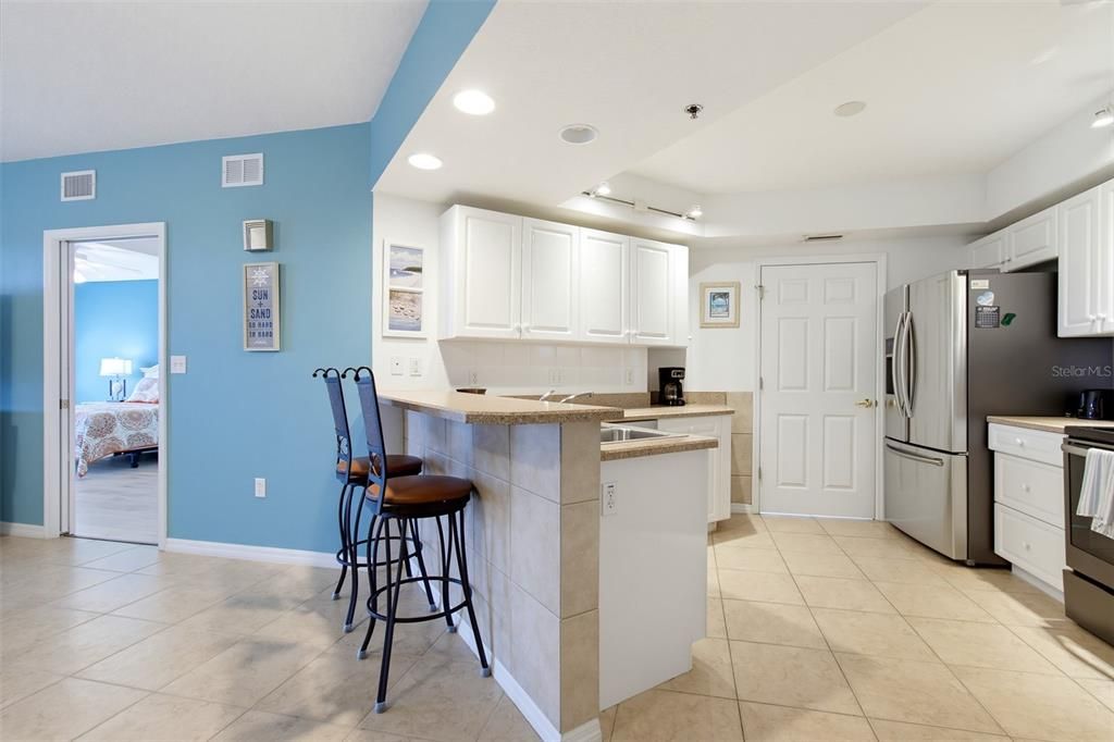 For Sale: $400,000 (2 beds, 2 baths, 1389 Square Feet)