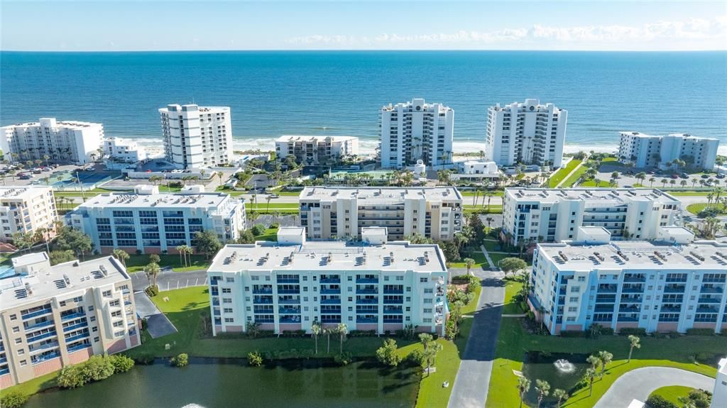 For Sale: $400,000 (2 beds, 2 baths, 1389 Square Feet)
