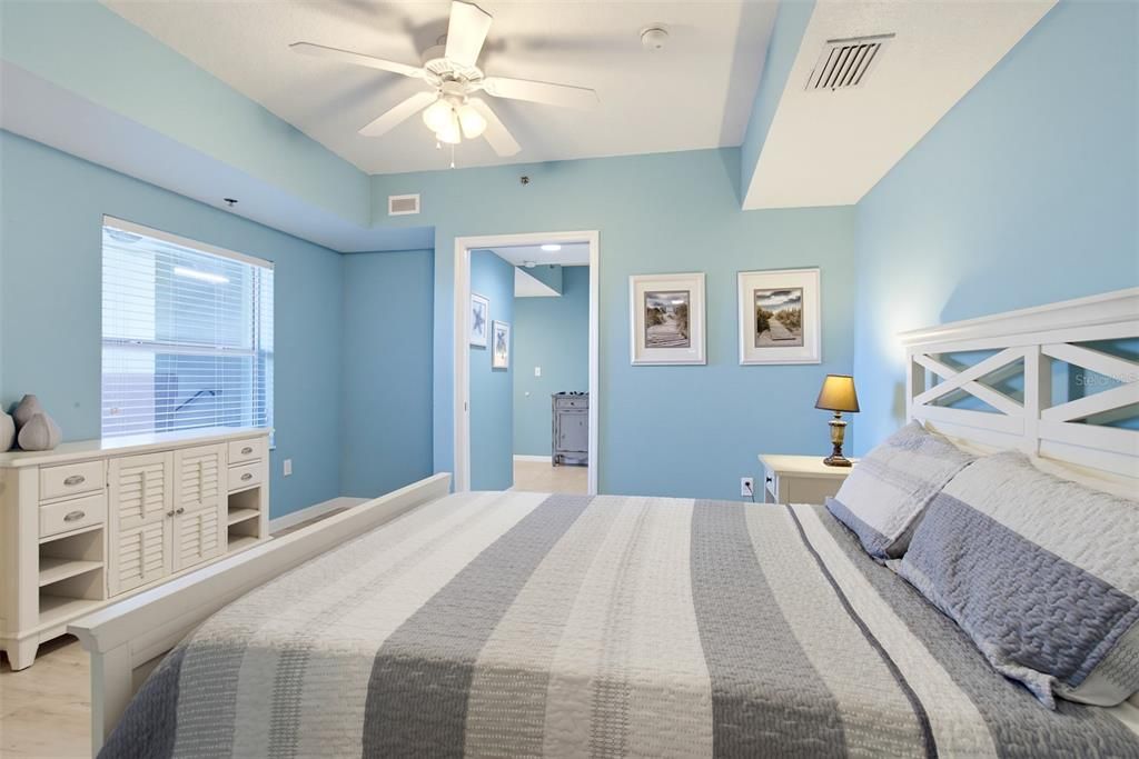 For Sale: $400,000 (2 beds, 2 baths, 1389 Square Feet)