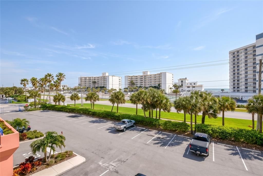 For Sale: $400,000 (2 beds, 2 baths, 1389 Square Feet)