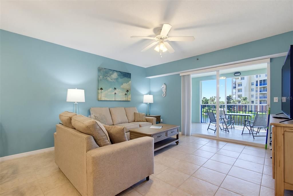 For Sale: $400,000 (2 beds, 2 baths, 1389 Square Feet)