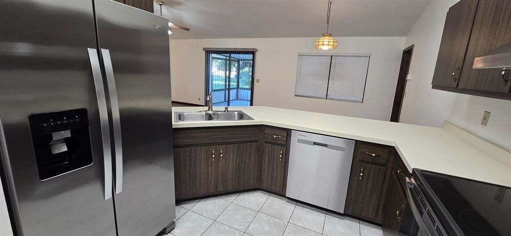 For Rent: $1,725 (3 beds, 2 baths, 1490 Square Feet)