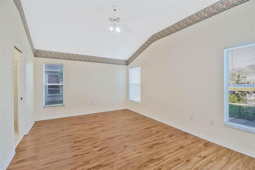 For Rent: $3,100 (4 beds, 2 baths, 1773 Square Feet)