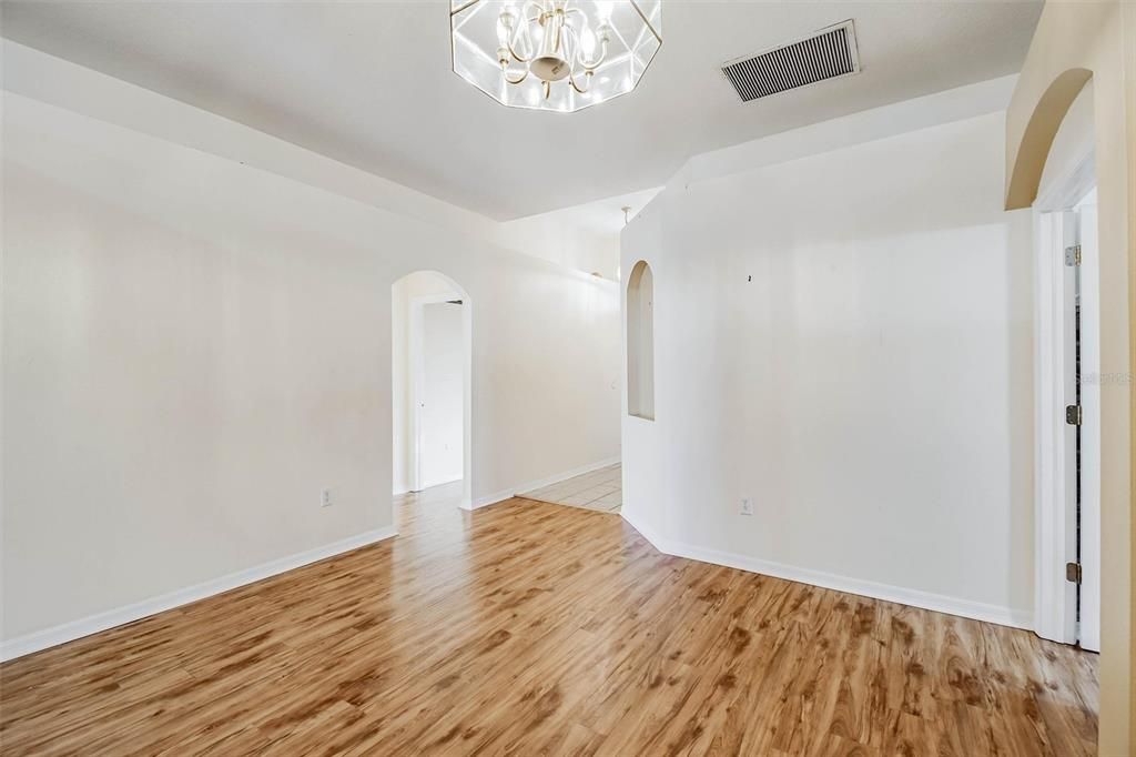 For Rent: $3,100 (4 beds, 2 baths, 1773 Square Feet)